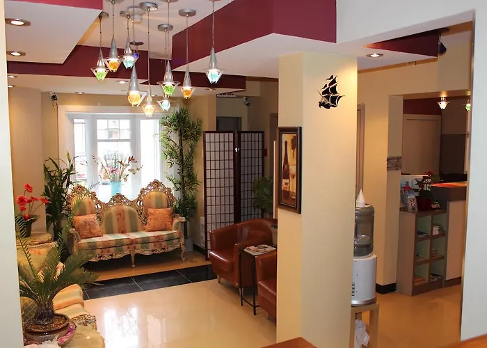 Le Saint-Malo Hotel Montreal